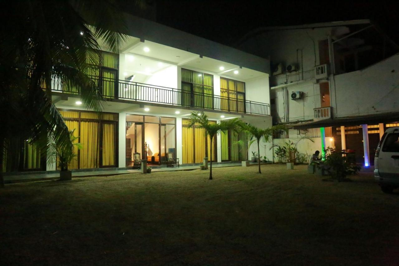 Jayaa Beach Galle Exterior photo